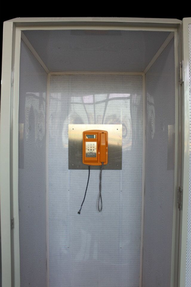 Teléfono para ambientes hostiles