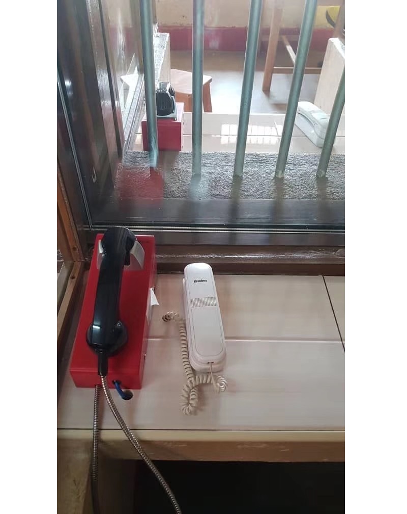 Desktop telephone
